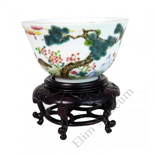 1004   A Pair Jia-Qing Period Famille Rose Bowls 